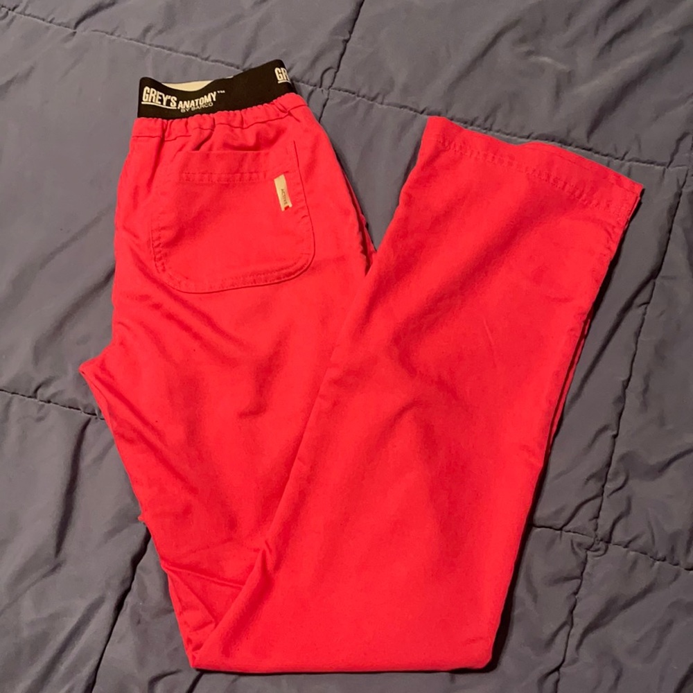 Grey’s Anatomy Active Drawstring Scrub Pant in Raspberry Tart